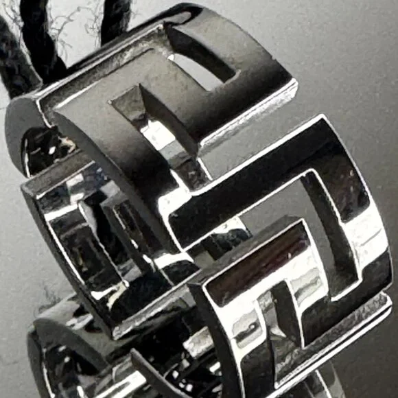 Ring - Picture 2 of 13